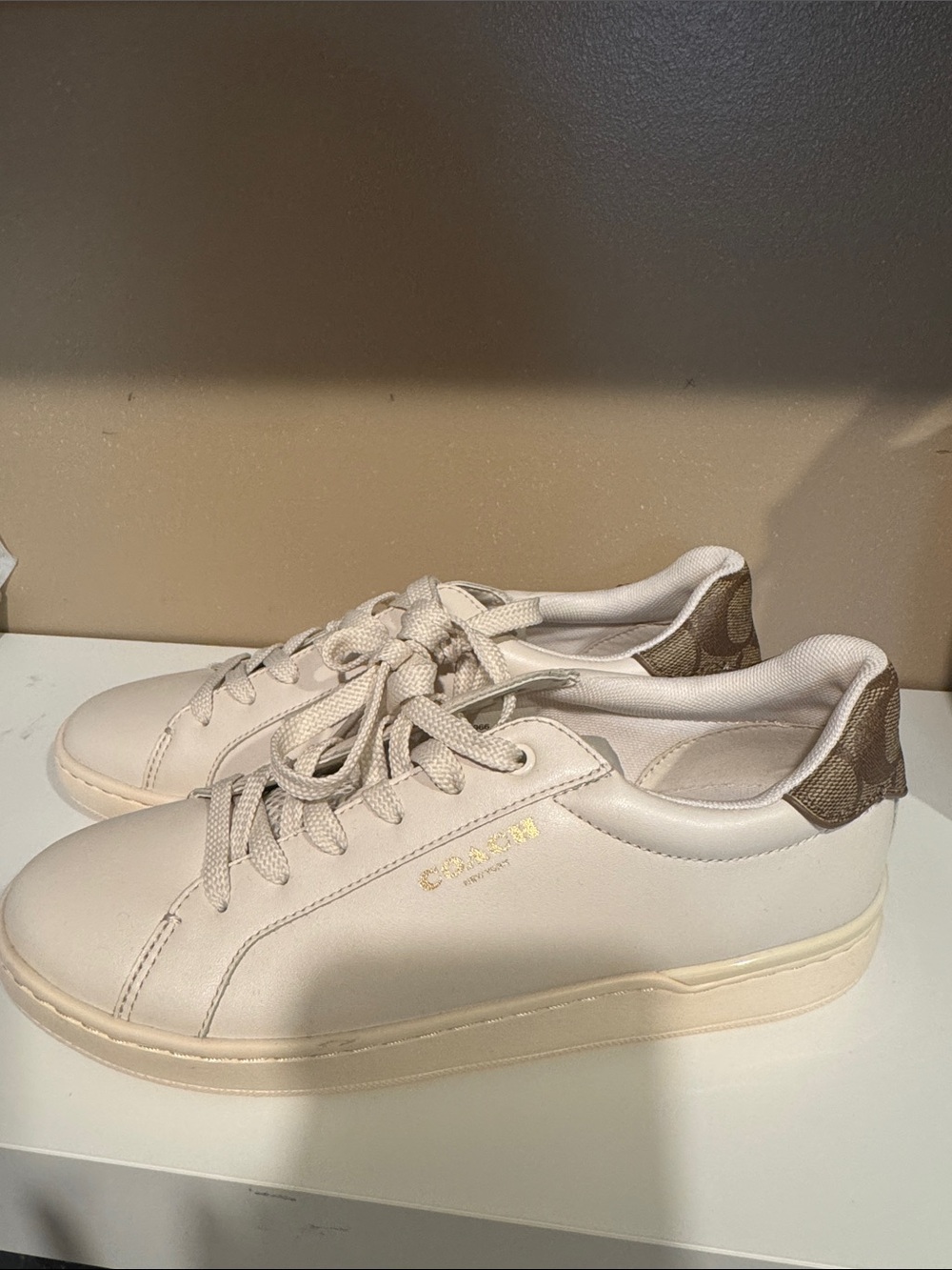Coach Off-White Leather Low-Top Sneakers with Brown Heel - Picture 3 of 6
